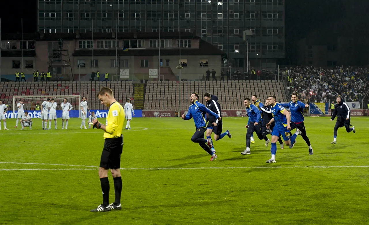 Bosna Hersekli futbolcular maçın ardından büyük sevinç yaşadı