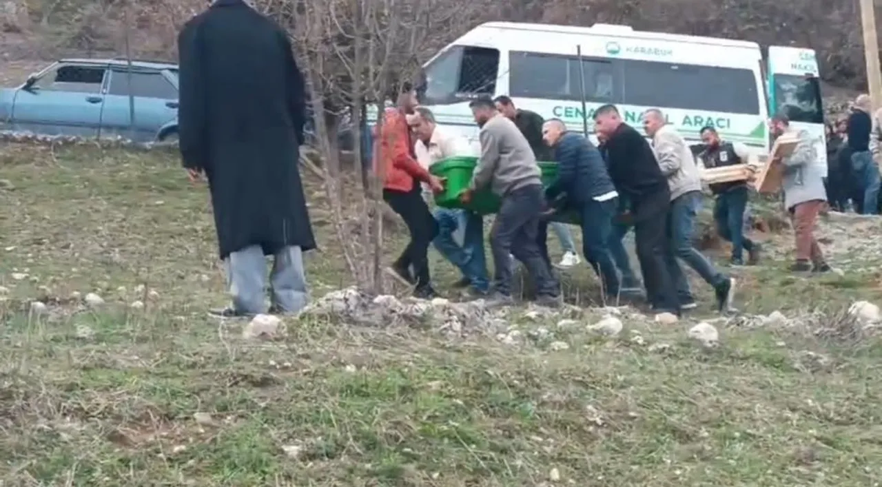 Karabük'te cinayet! Biri hapse diğeri toprağa girdi, olan 3 çocuğa oldu