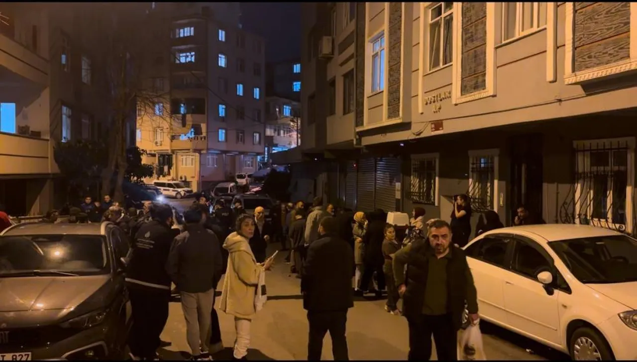 Sarıyer’de toprak kayması! 6 bina için tahliye kararı verildi, belediyeye tepki var