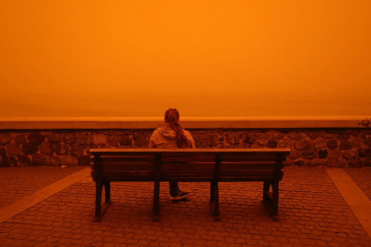 Yunanistan kan kırmızısına büründü! İnsanlar korku ve panikle eve kapandı
