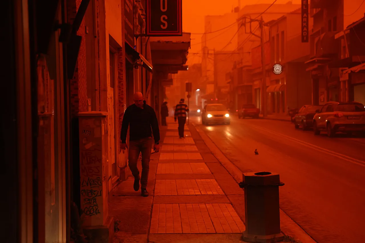 Yunanistan kan kırmızısına büründü! İnsanlar korku ve panikle eve kapandı