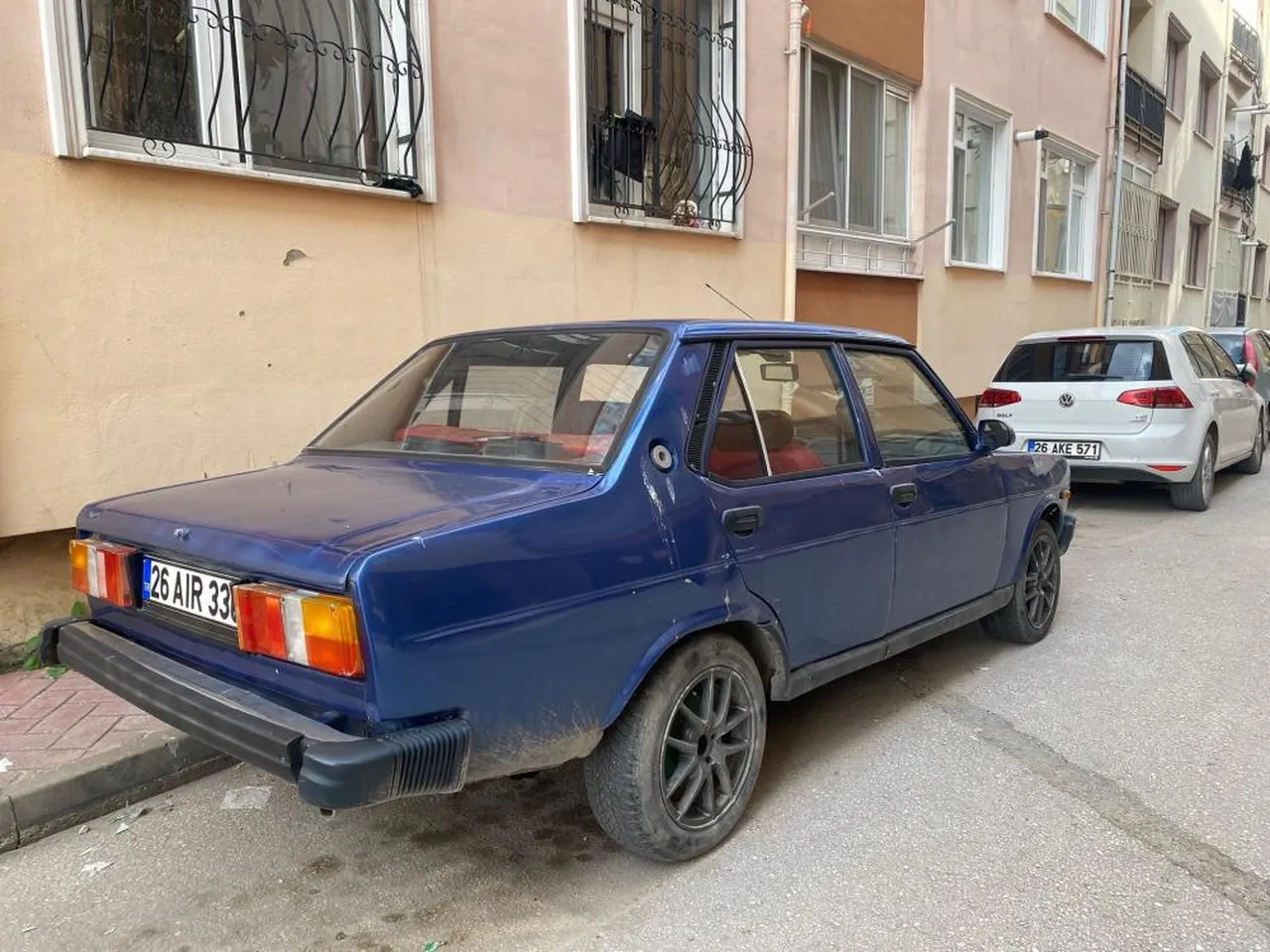 1986 model aracını satmak istedi! Gelen tekliflere gülümsüyor... Isırılmış döner teklif eden var