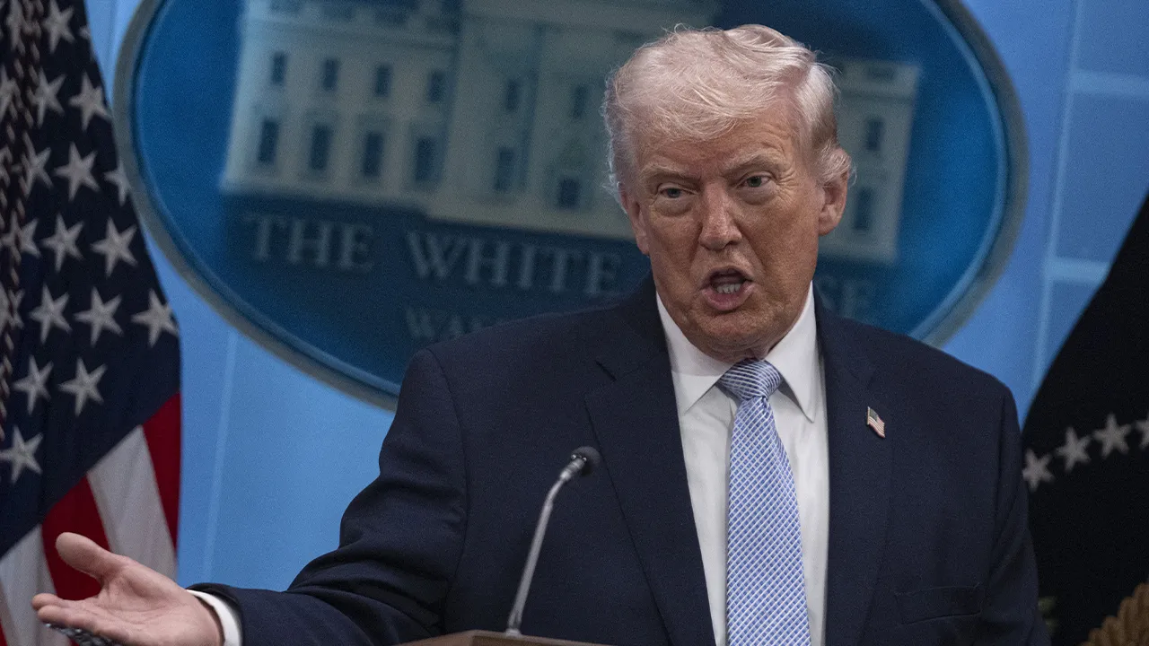 Ateşkes öncesi tansiyon zirvede! Trump: İran olsa olmasa da petrol akacak