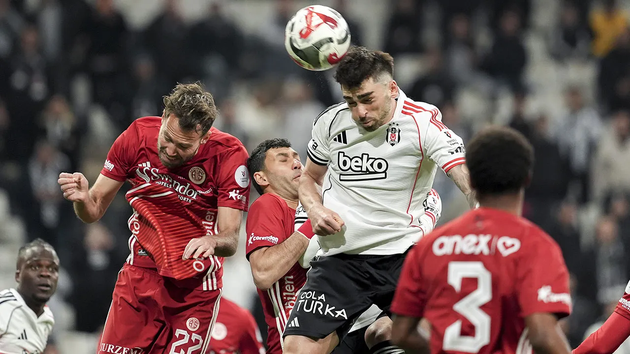 CANLI: Beşiktaş, Süper Lig'de Antalyaspor'u konuk ediyor