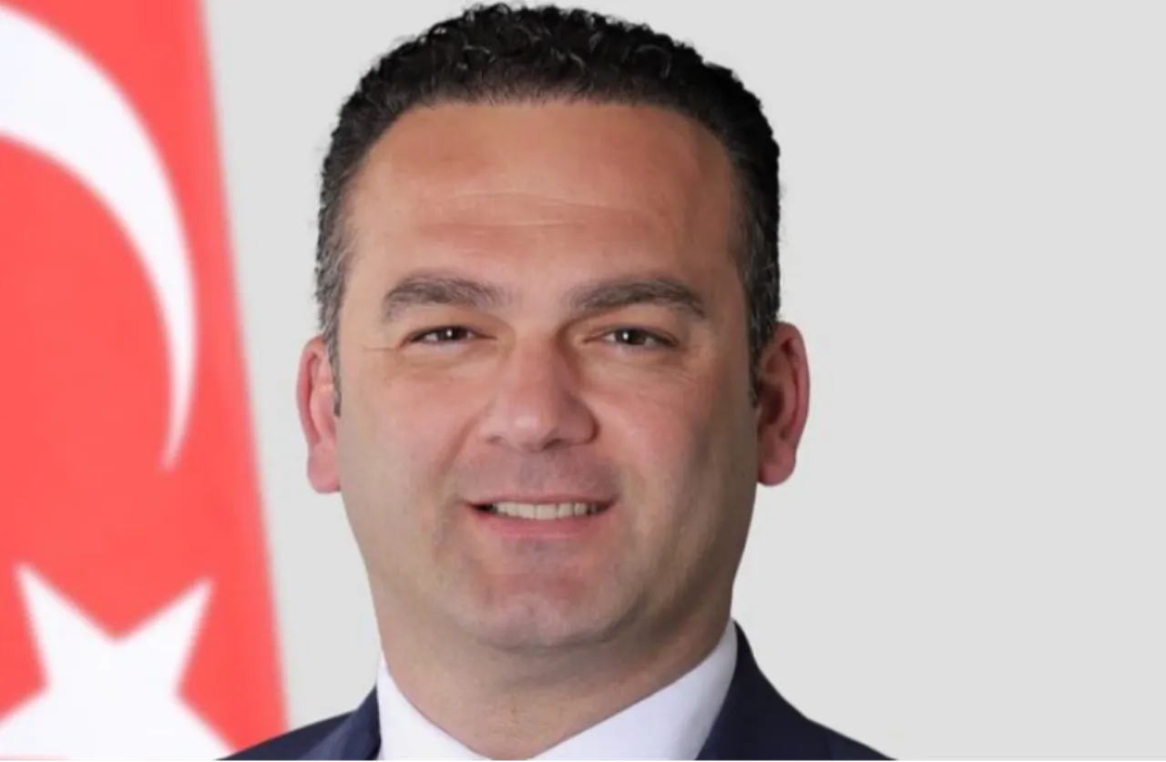 CHP'den ihraç edilen Hasbi Dede kimdir?