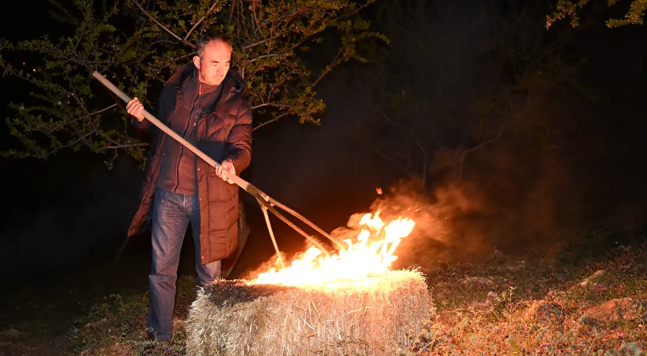 Eksi 3 derecede ateş yakıp sabaha kadar nöbet tuttular! Ekmek parası için 'dumanlama' tekniği