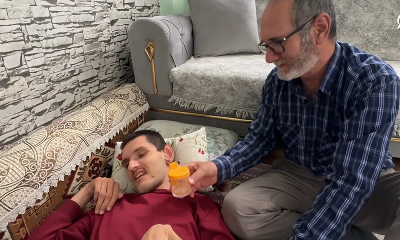 Engelli oğlu için yaptı, sosyal medyada hızla yayıldı! Fedakar baba tüm teklifleri geri çevirdi