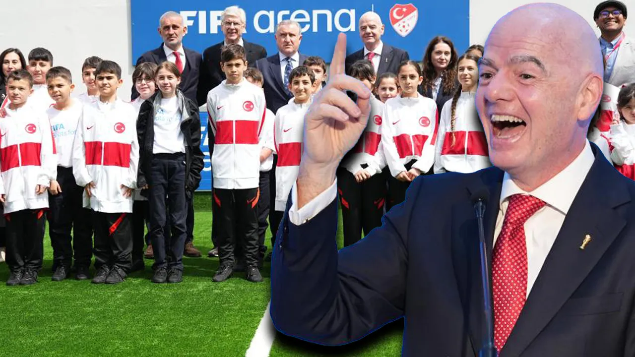 Infantino, İstanbul'da salonu coşturdu: FIFA Arena açılışında Türkiye tezahüratı