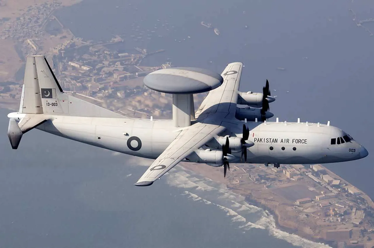 Pakistan Hava Kuvvetlerine ait AWACS uçağı
