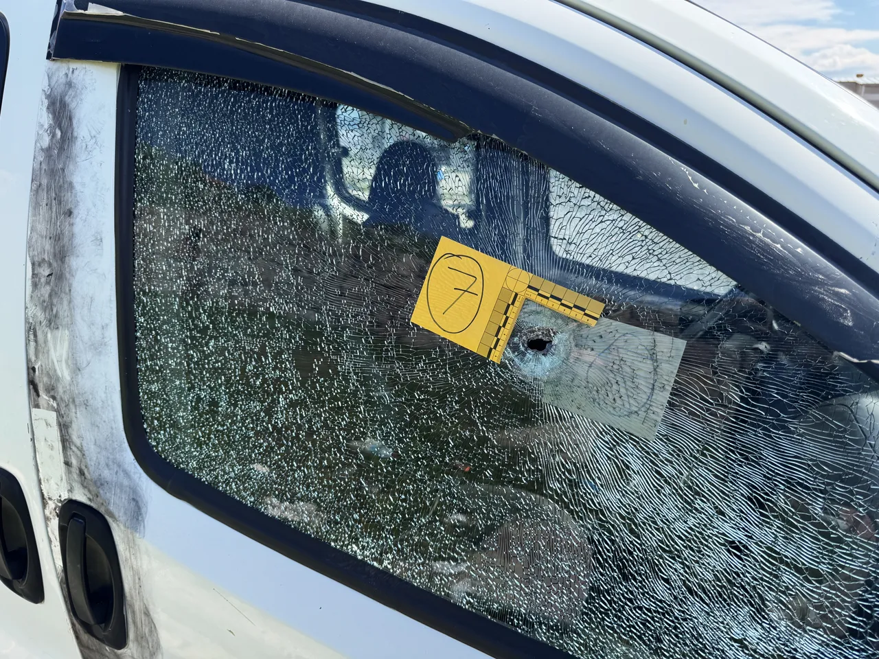 İzmirde korkunç olay! Araç içinde kadını öldürüp intihara kalkıştı