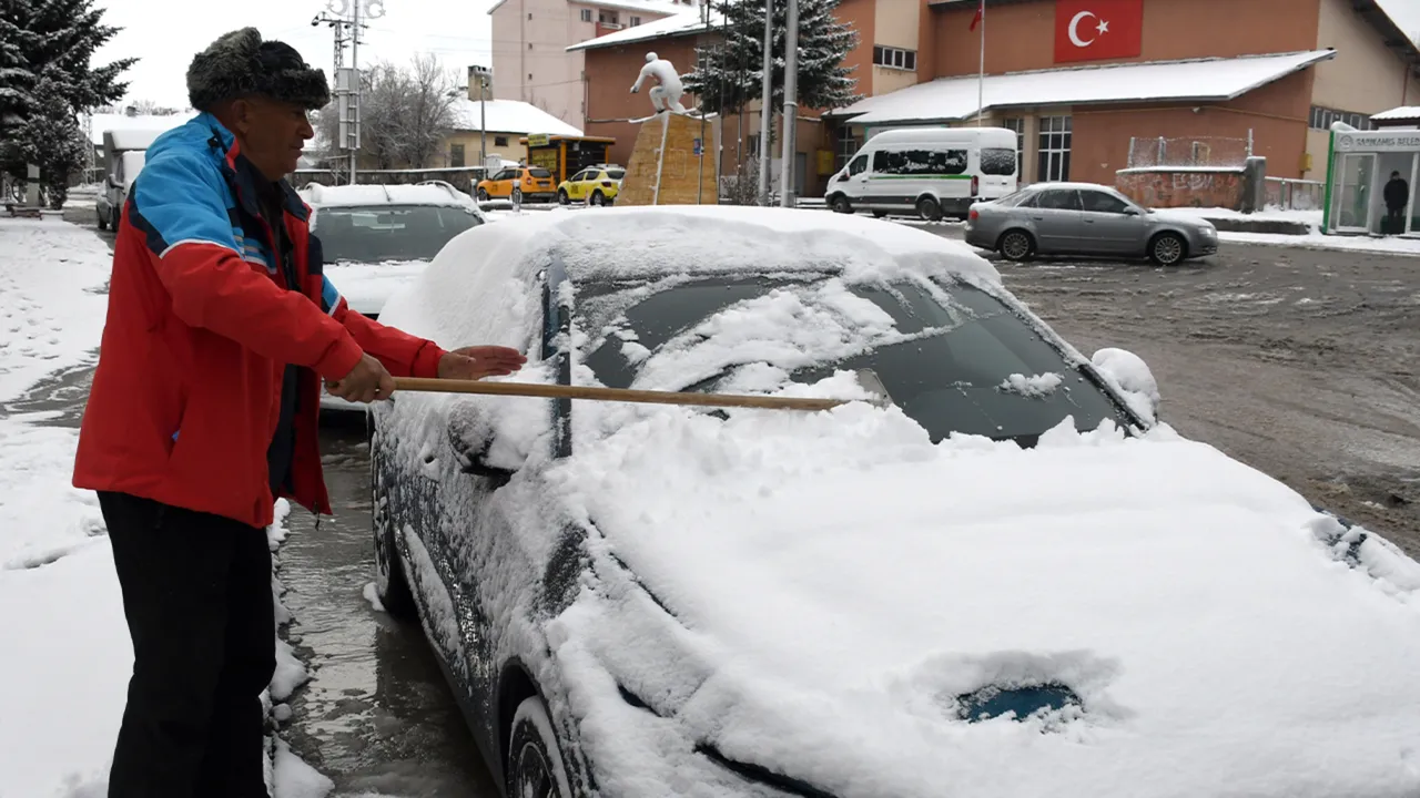 Kışın bile böylesi görülmedi! Meteoroloji peş peşe uyarı yayınladı: Kar kalınlığı 20 santimi aşacak