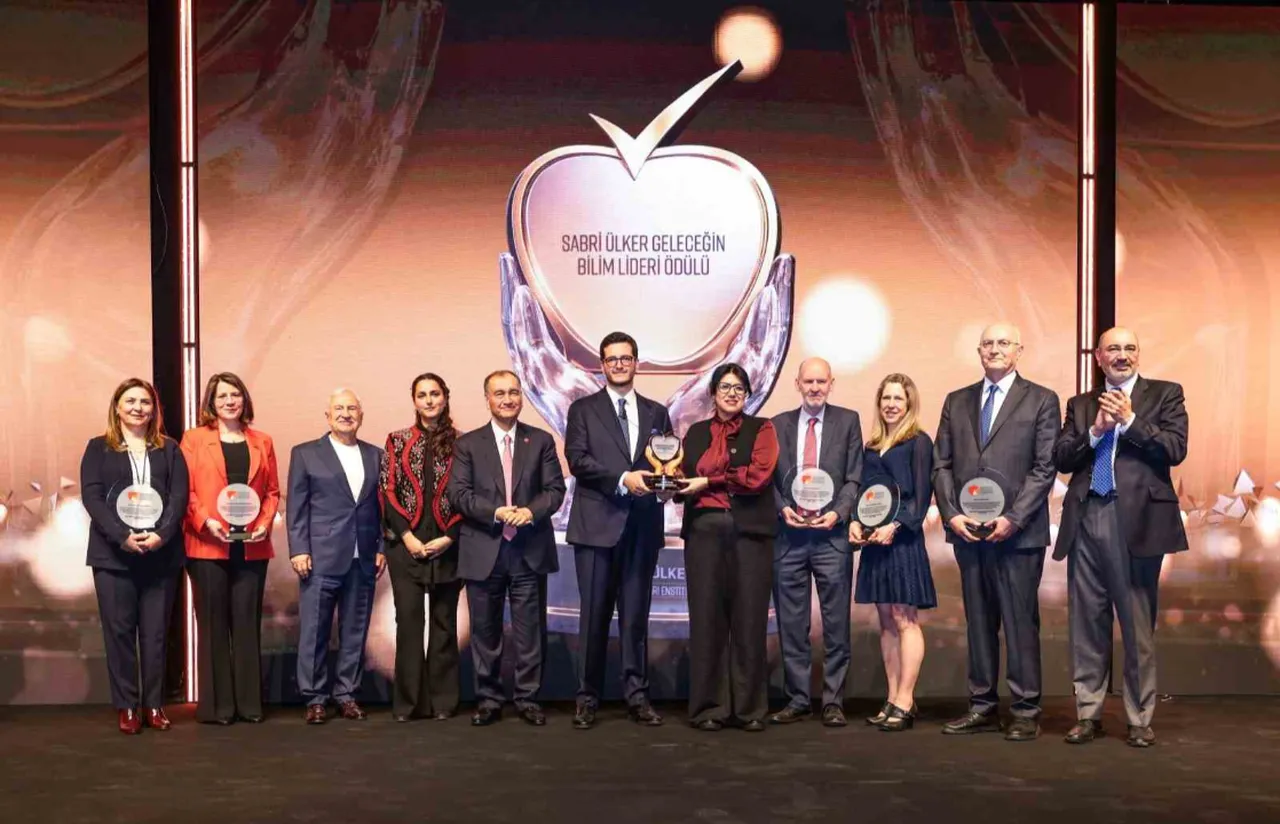 Küreselleşen Sabri Ülker Geleceğin Bilim Lideri Ödülü’nün 10’uncusu Şili’ye uzandı