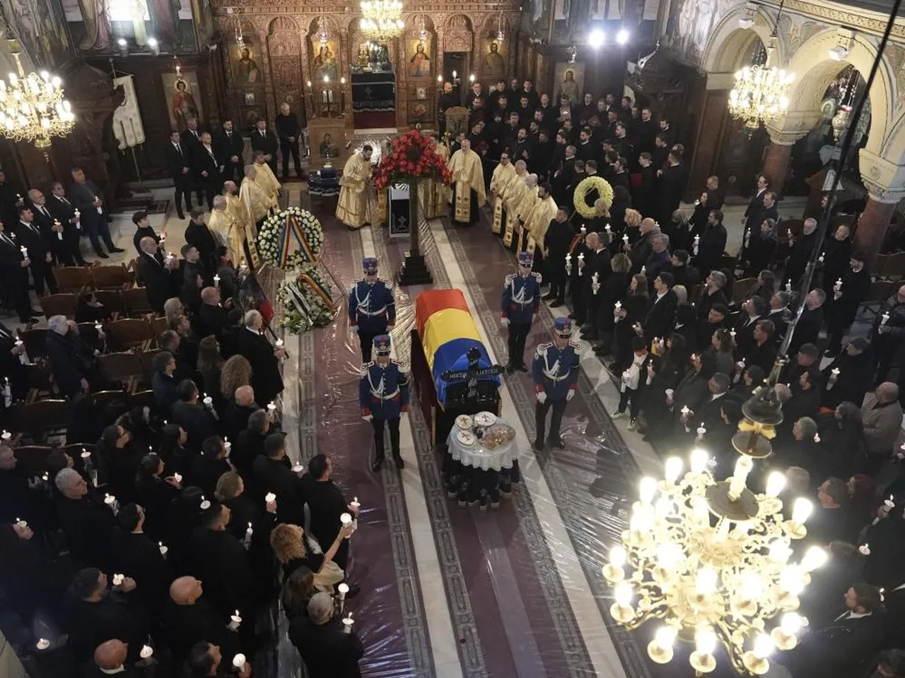 Mircea Lucescu, Romanya'da son yolculuğuna uğurlandı.