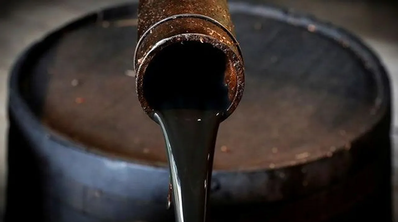 Son 10 ayın en sert düşüşü! Petrolde dikkatler İslamabad’da