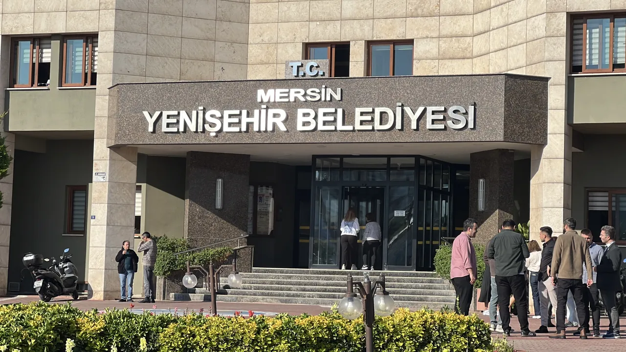 Yenişehir Belediyesi'ne yolsuzluk operasyonu... Başkan Özyiğit sessizliğini bozdu