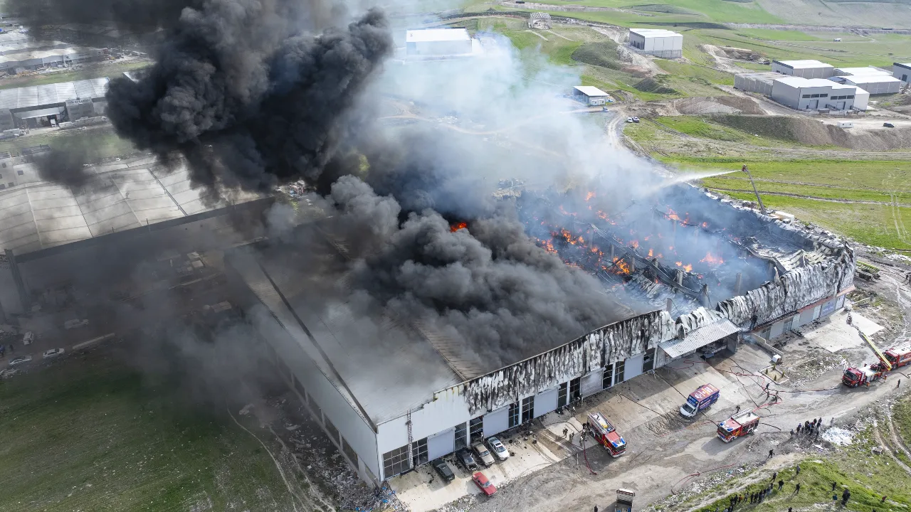 Ankara Yenimahalle'de fabrika yangını