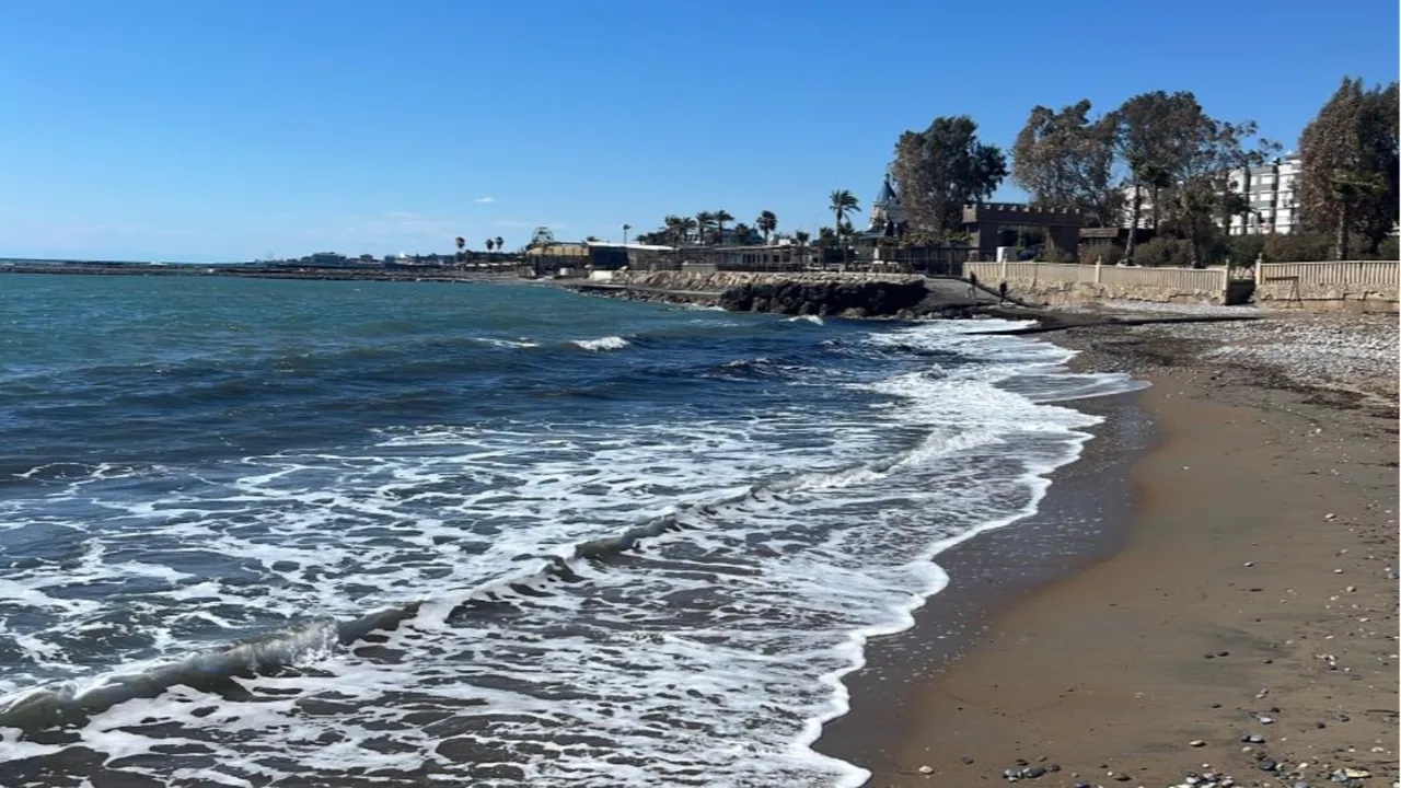 Antalya'da sahilde tedirgin eden görüntü! Gerçek bakın ne çıktı