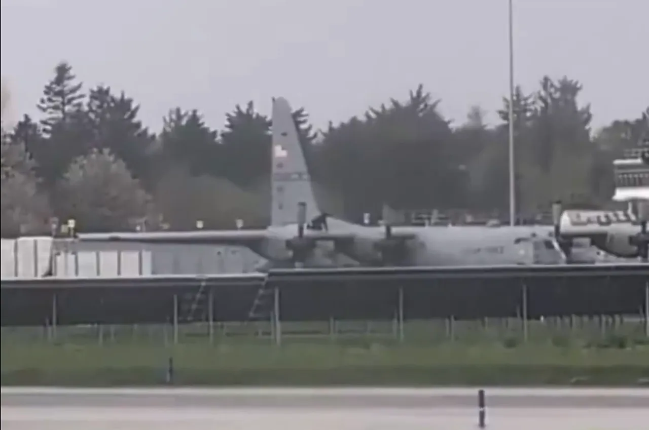 C130 uçağının tepesine çıktı, balta ile defalarca vurdu! İrlanda büyük askeri güvenlik zafiyeti