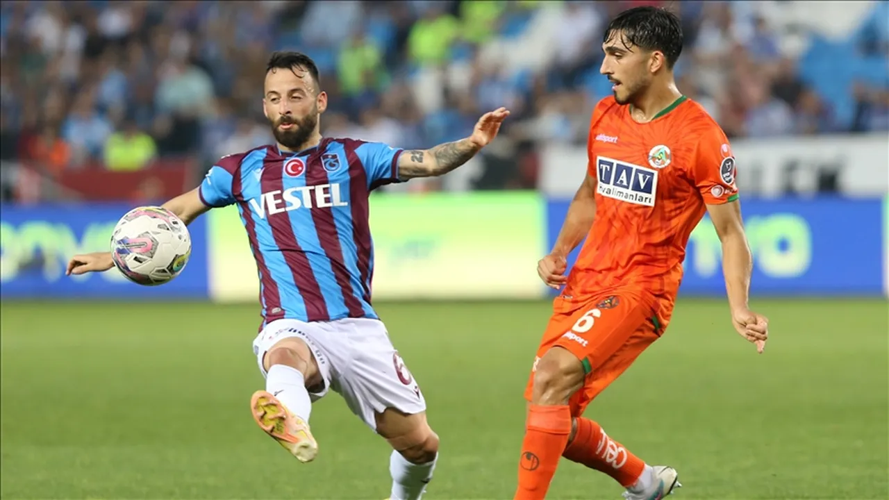 Canlı yayın bilgileri ve muhtemel 11ler! Alanyaspor-Trabzonspor maçı nerede izlenir, hangi kanalda?