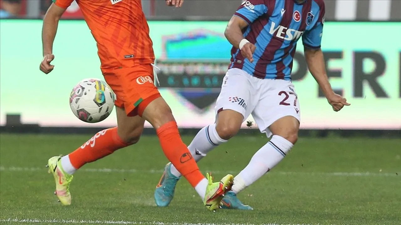Canlı yayın bilgileri ve muhtemel 11ler! Alanyaspor-Trabzonspor maçı nerede izlenir, hangi kanalda?