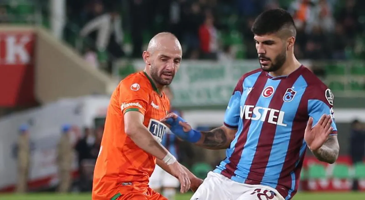 Canlı yayın bilgileri ve muhtemel 11ler! Alanyaspor-Trabzonspor maçı nerede izlenir, hangi kanalda?