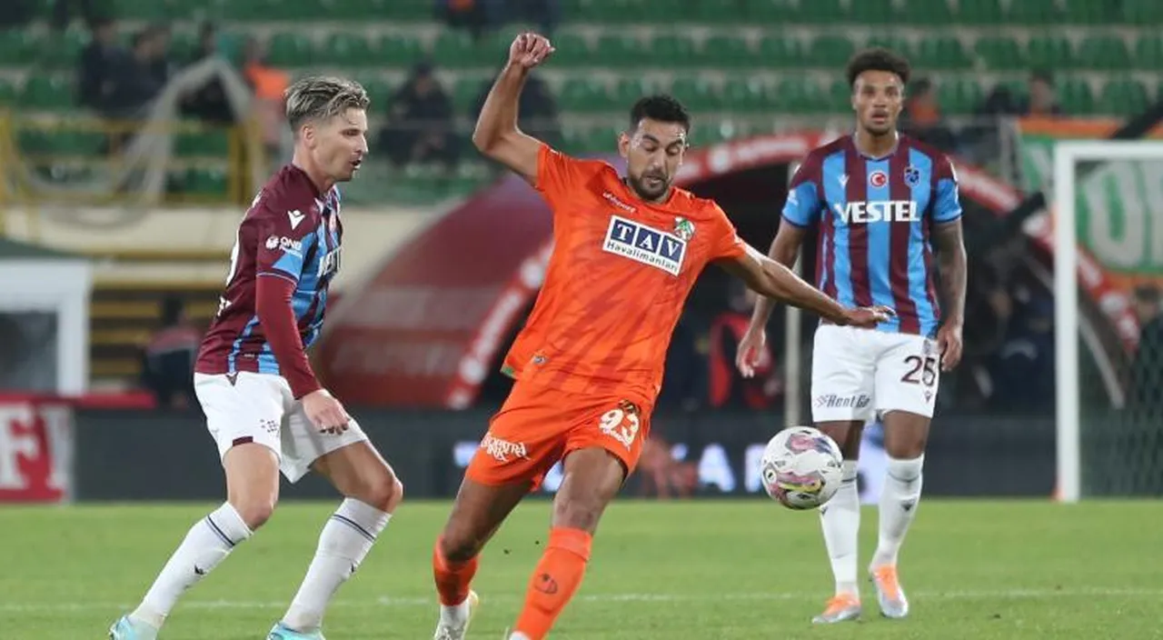 Canlı yayın bilgileri ve muhtemel 11ler! Alanyaspor-Trabzonspor maçı nerede izlenir, hangi kanalda?