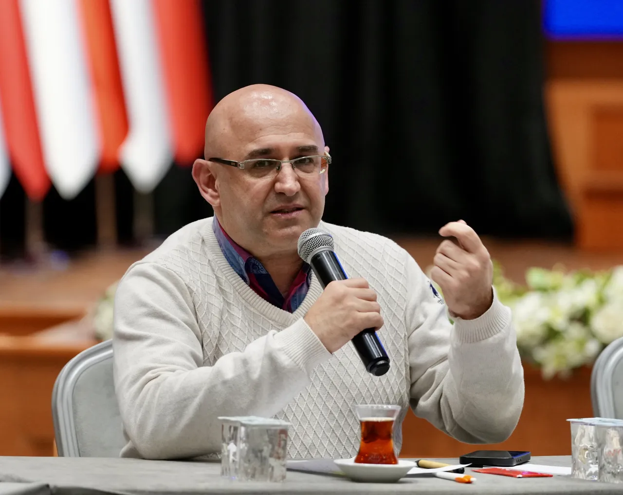 Dijital İletişim Uzmanı Ümit Sanlav