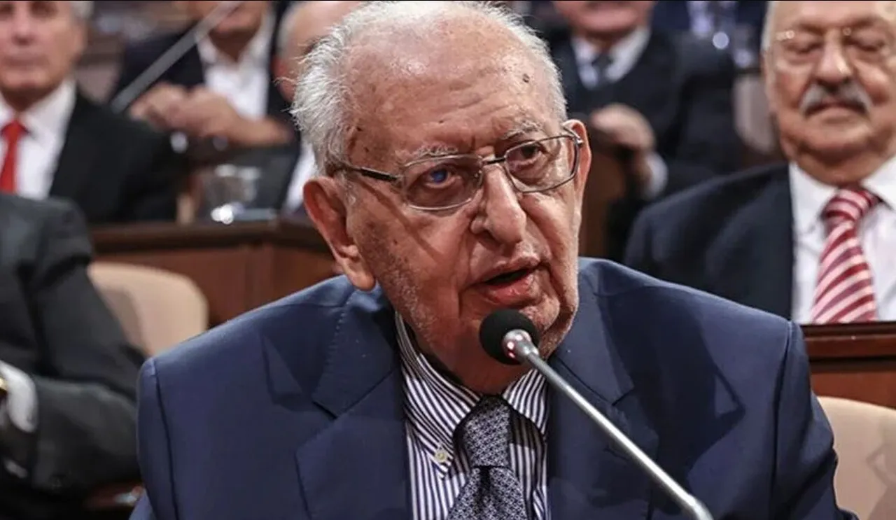 Eski TBMM Başkanı Hüsamettin Cindoruk hayatını kaybetti