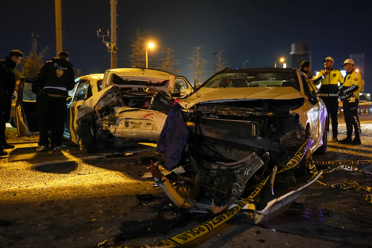 İstanbulda feci kaza! Aracından indi, başka bir otomobilin altında can verdi