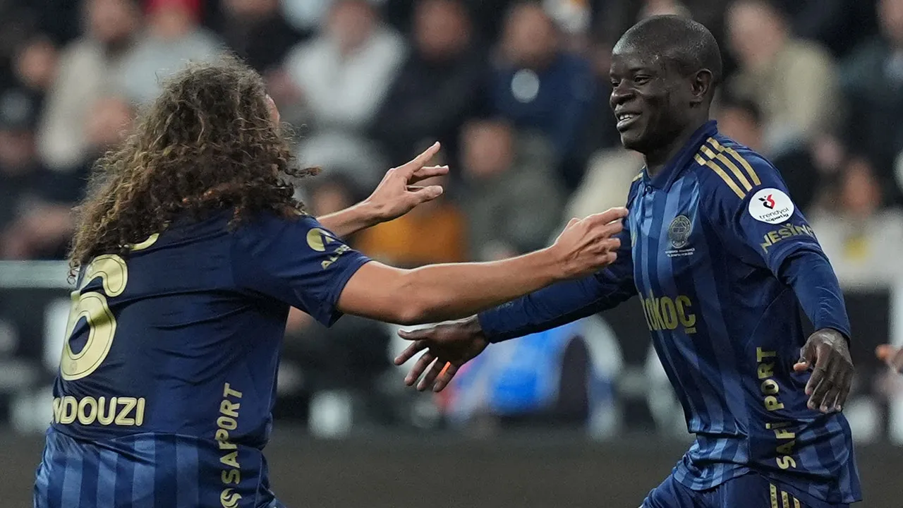 Kante'den takım arkadaşına övgü: Onunla oynadığım için mutluyum