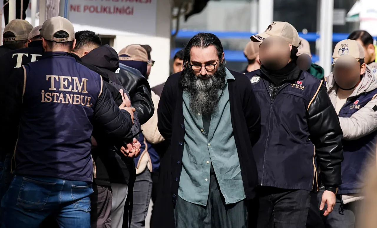 Konsolosluk önündeki saldırıya ilişkin 17 kişi gözaltındaydı! Adliyeye böyle sevk edildiler