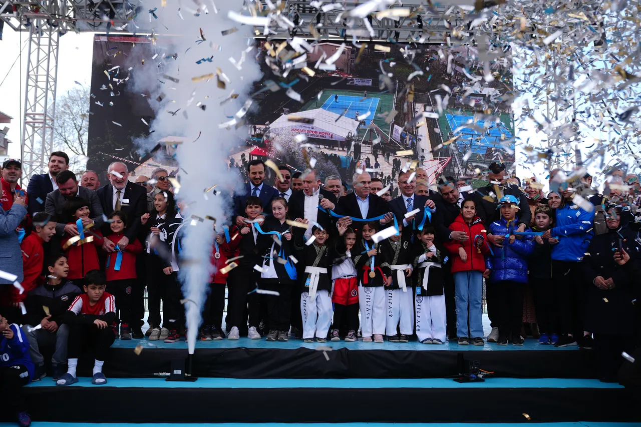 Metruk alandan spor vadisine! Fatih’te Silivrikapı Spor Köyü düzenlenen törenle kapılarını açtı