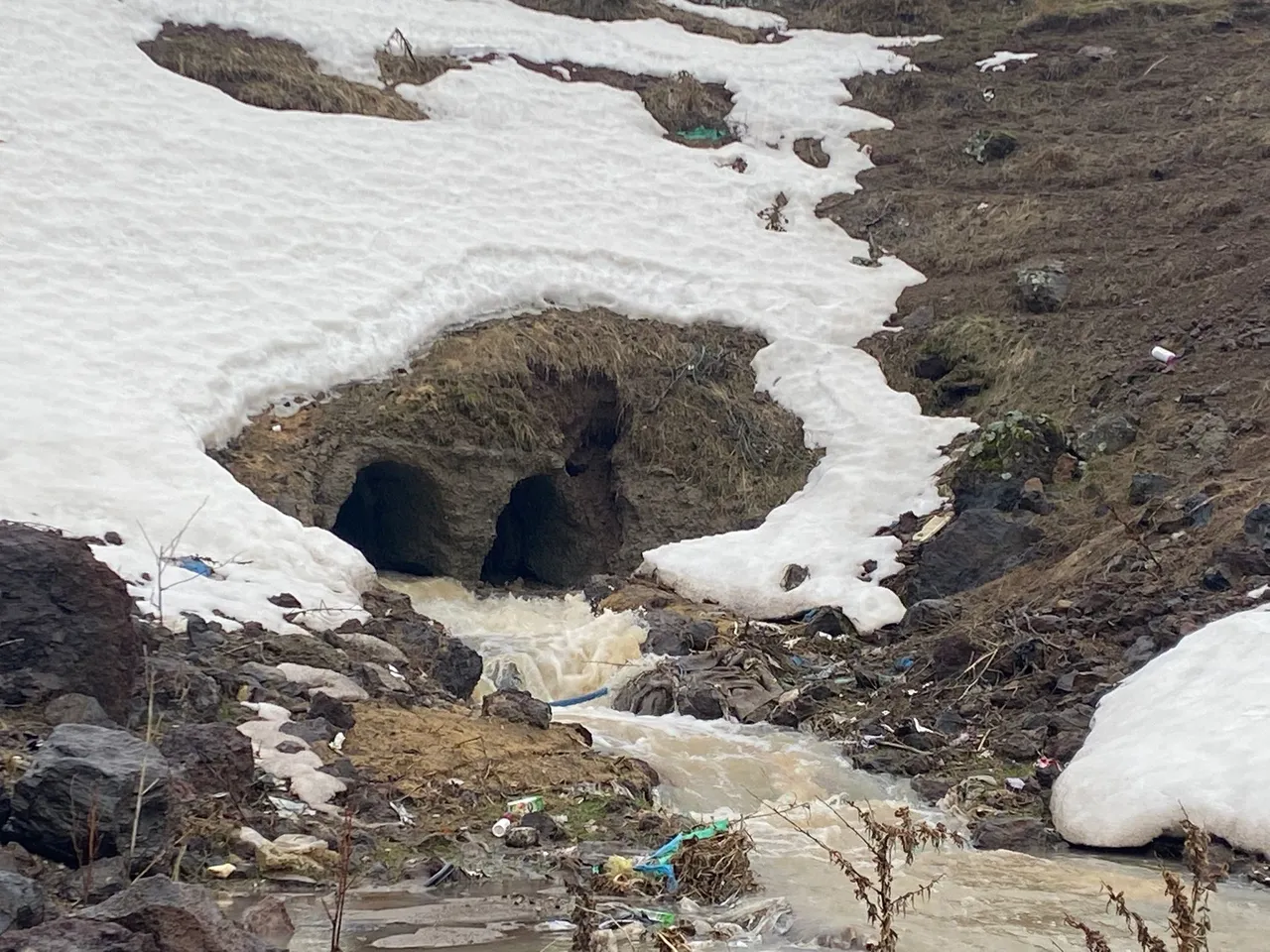 Patnos’ta kuraklık korkusu bitti, kar suları barajı coşturdu!