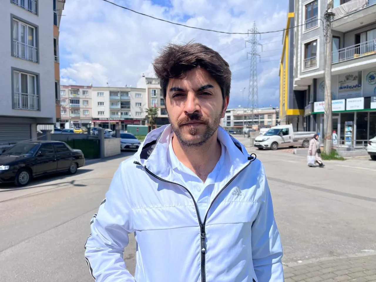 Plakayı okuyamadı, fişe  Putin  yazdı! Ruslara kahkaha attıran olay işsiz bıraktı