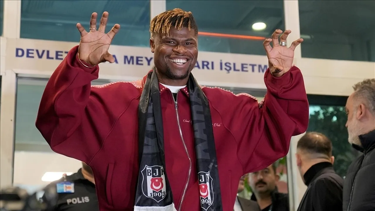 Fildişi Sahilli stoper Emmanuel Agbadou, ara transfer döneminde alındı.