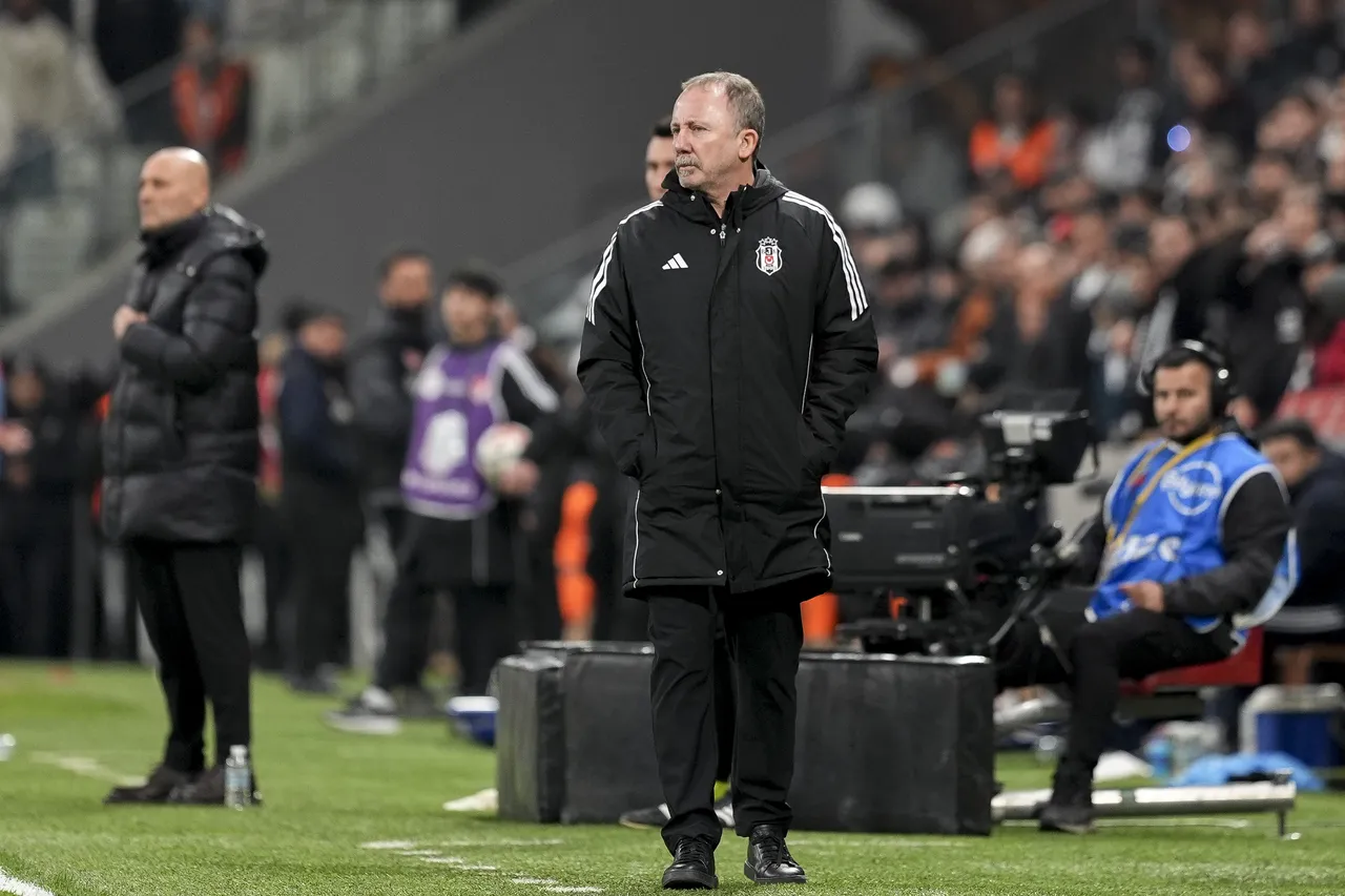 Beşiktaş Teknik Direktörü Sergen Yalçın