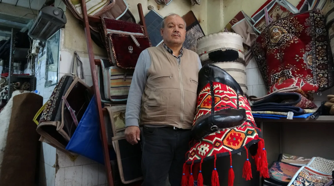 Teknolojiye direnen son 'el emeği': Çırak yetişmiyor, meslek yaşatılmaya çalışılıyor