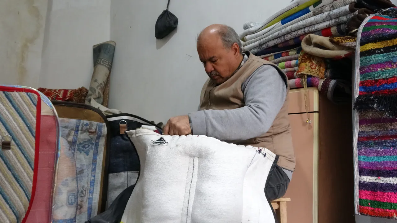 Teknolojiye direnen son el emeği: Bu meslekte çırak yetişmiyor, meslek yaşatılmaya çalışılıyor