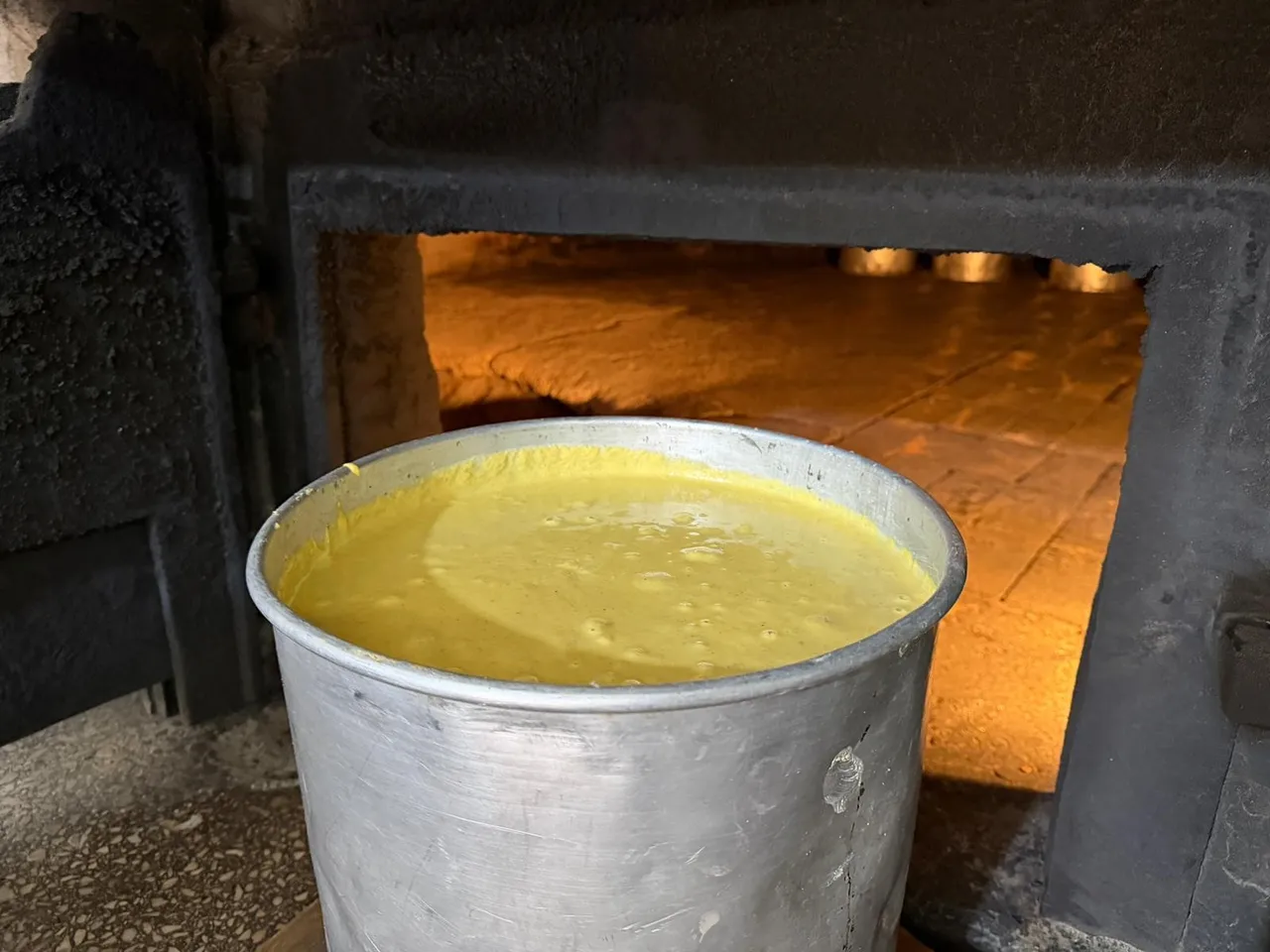 Tenekede yapılıyor, fırında 15 saat pişiyor! Kilosu 60 liradan bölge halkının gözdesi oldu