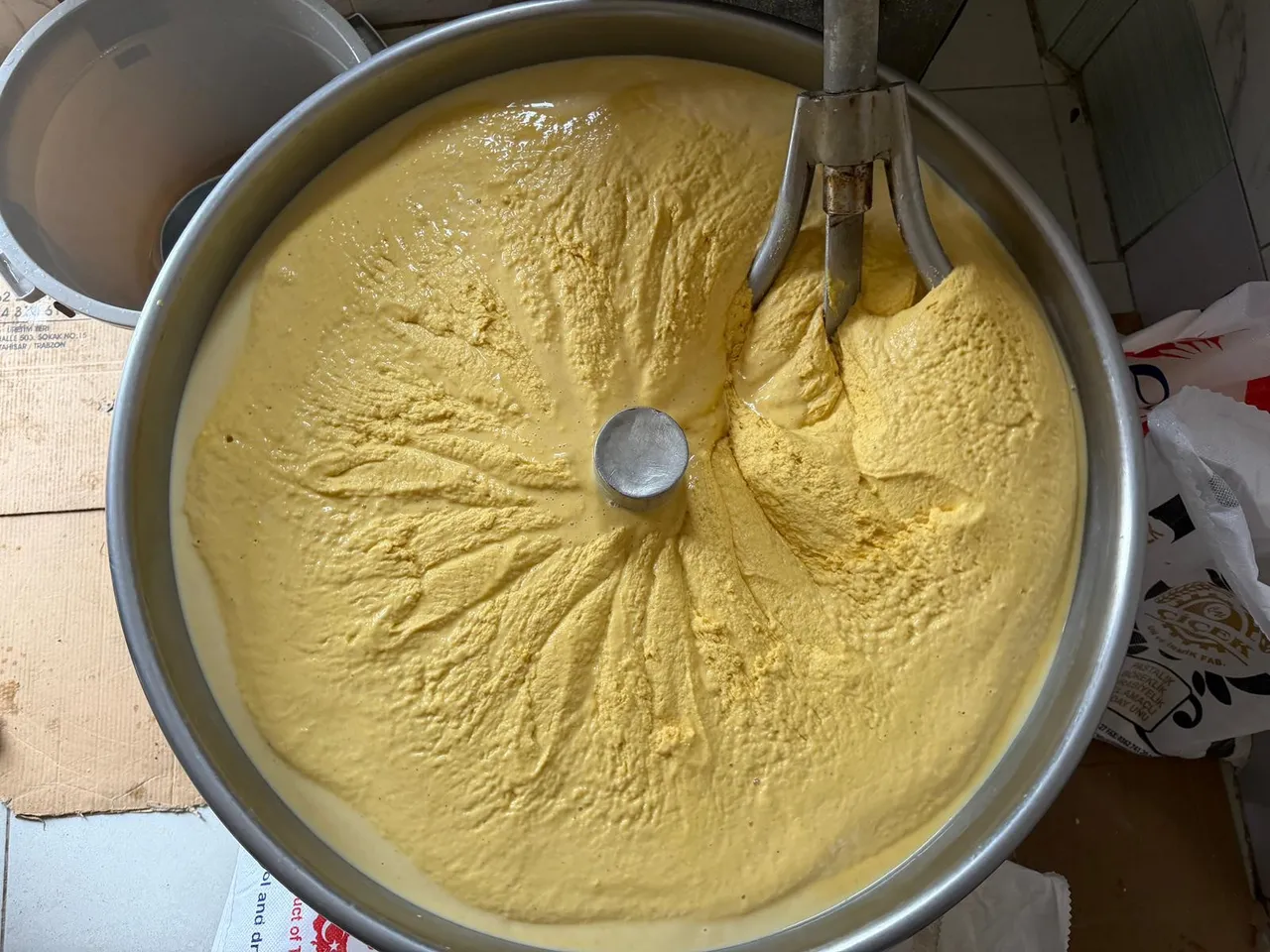 Tenekede yapılıyor, fırında 15 saat pişiyor! Kilosu 60 liradan bölge halkının gözdesi oldu