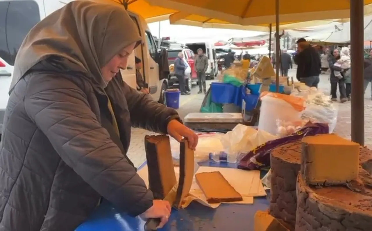 Tenekede yapılıyor, fırında 15 saat pişiyor! Kilosu 60 liradan bölge halkının gözdesi oldu