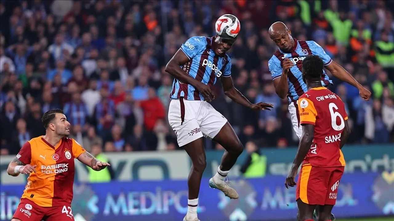 Trabzonspor, lider Galatasaray'ın 4 puan, aynı puana sahip olduğu Fenerbahçe'nin ise averajla gerisinde üçüncü sırada.