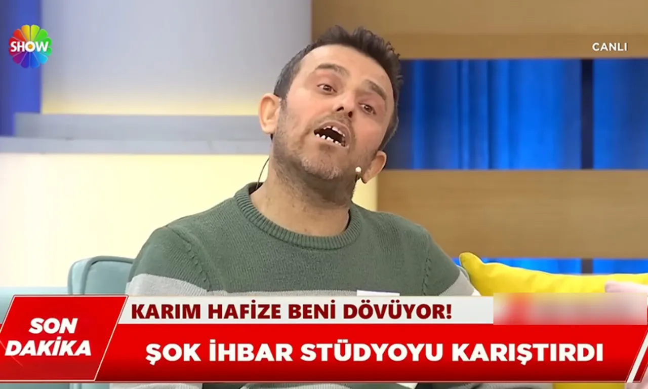 Yayında kriz! “Karım Hafize beni dövüyor” dedi, sunucunun arkasına saklandı