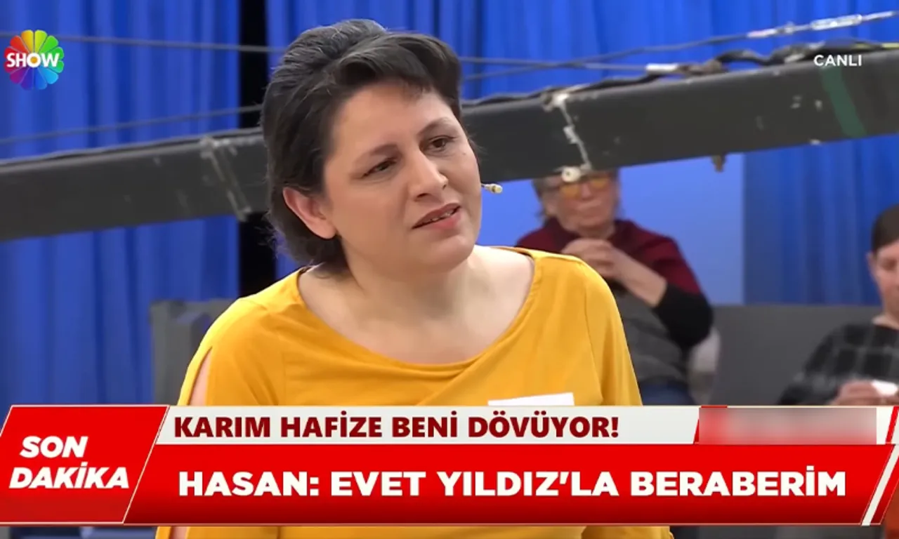 Yayında kriz! “Karım Hafize beni dövüyor” dedi, sunucunun arkasına saklandı