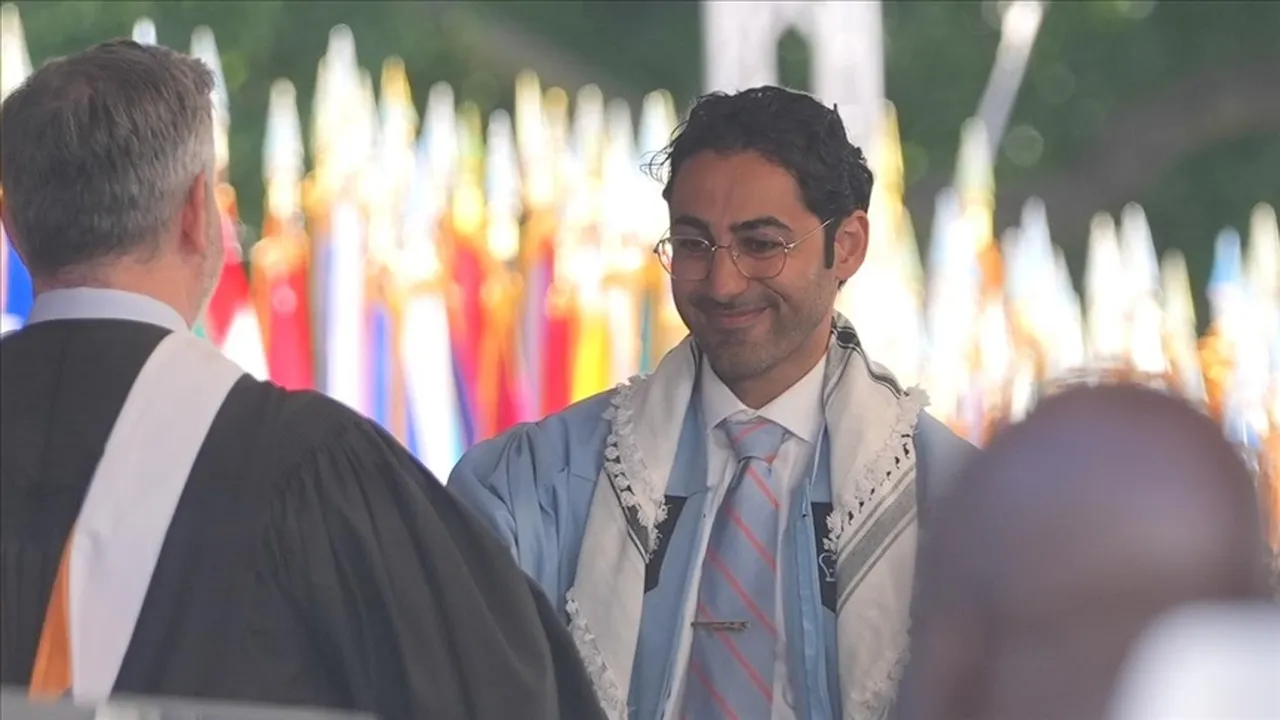 Filistinli Mohsen Mahdawi’