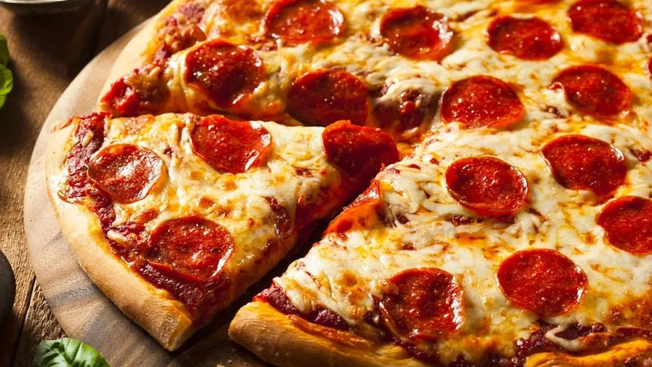 Dev pizza zinciri iflas bayrağını çekti! Yarım asırlık geçmiş borca yenildi