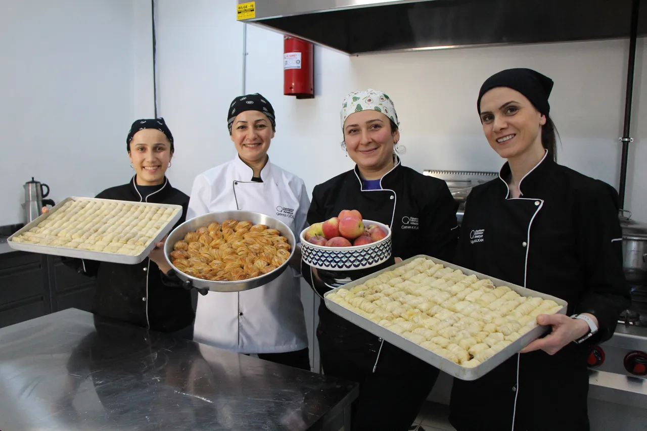 Gaziantepli ustaları kızdıracak lezzet: Elmalı baklava