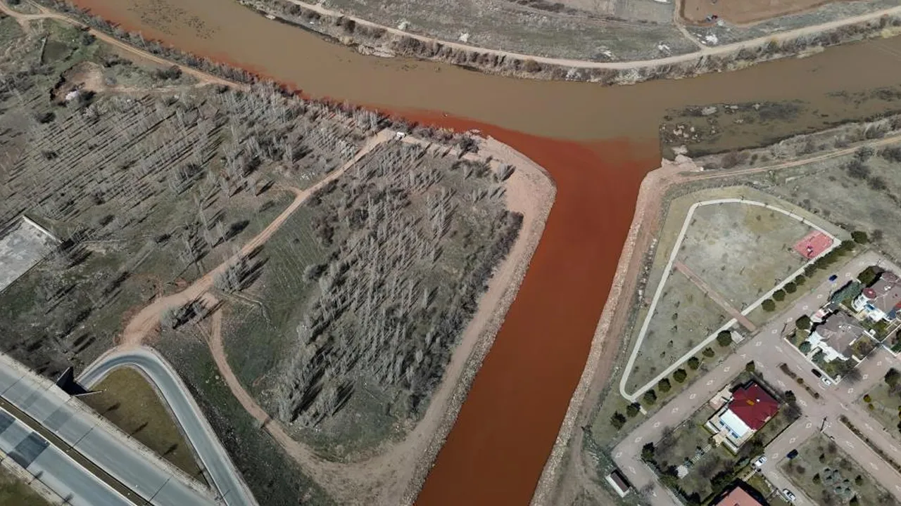 Kızılırmak gerçek rengine kavuştu! 1355 kilometrelik görsel şölen