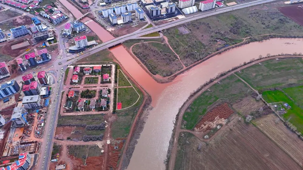 Kızılırmak gerçek rengine kavuştu! 1355 kilometrelik görsel şölen