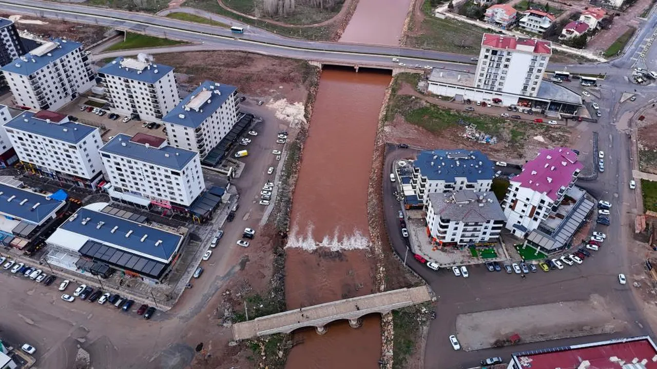 Kızılırmak gerçek rengine kavuştu! 1355 kilometrelik görsel şölen